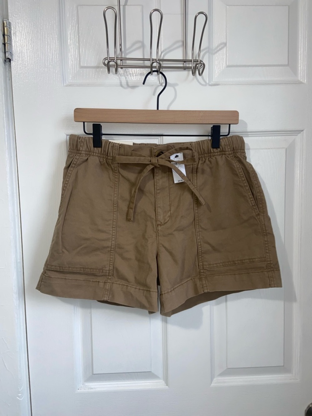 Banana Republic high rise tie waist chino shorts NWT